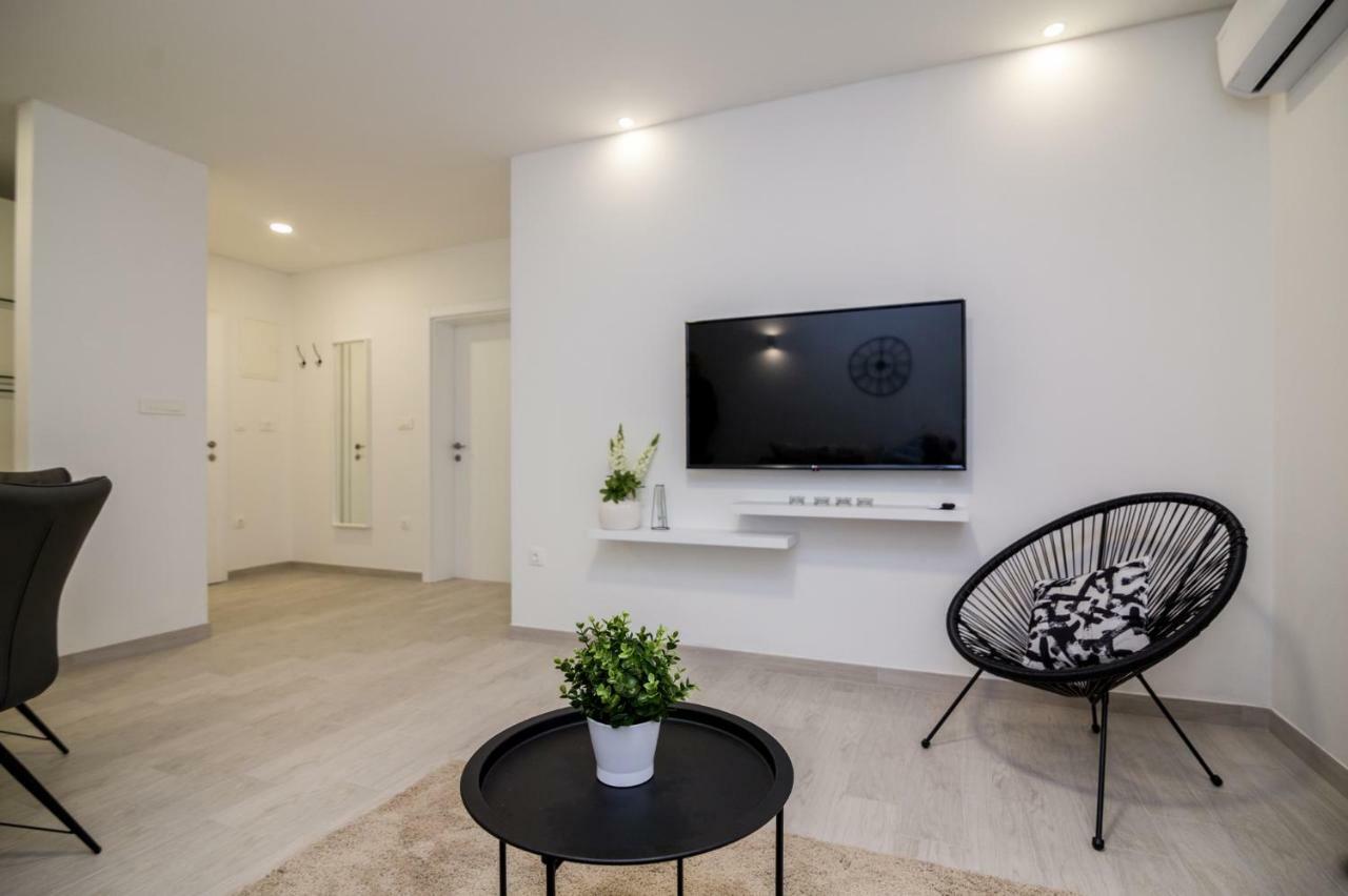 Fk Apartments Pakoštane Kültér fotó